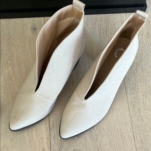 Elegant White Ankle Boots